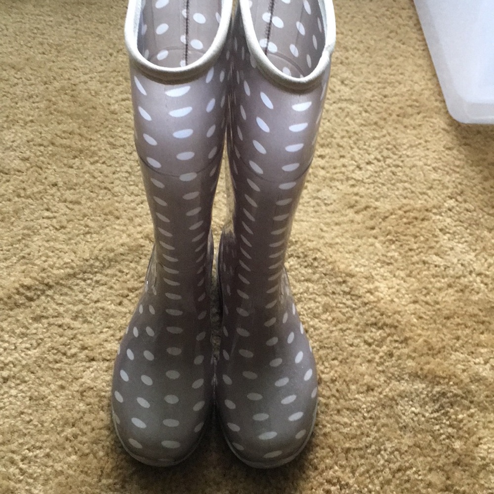 Grey rain boots